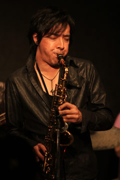c(sax) photo by ISHII Hitoshi